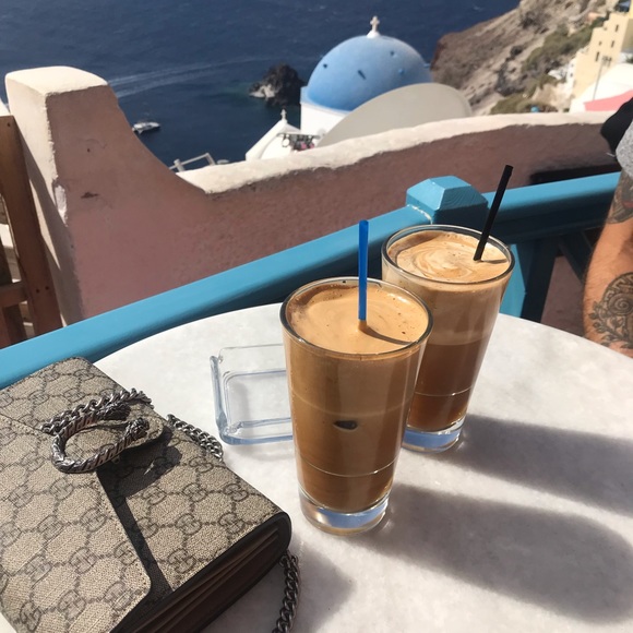 Welcome to my closet 💗 - Picture 2 of 8